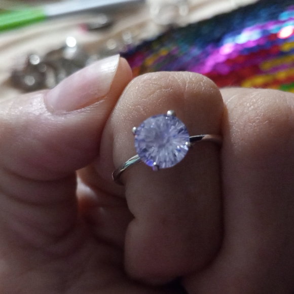 Light lavender stone size 8 ring - Picture 6 of 7
